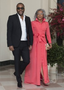 Lee Daniels and Clara Daniels arrive for the State Dinner for President Xi of China at the White House on September 25, 2015 in Washington, DC. AFP PHOTO/MOLLY RILEY (Photo credit should read MOLLY RILEY/AFP/Getty Images)